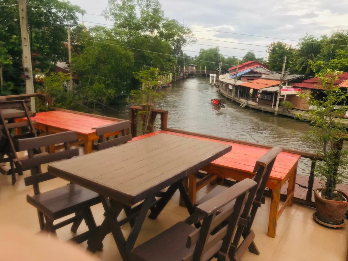 Baan Pitumata Amphawa Hotel Exterior photo
