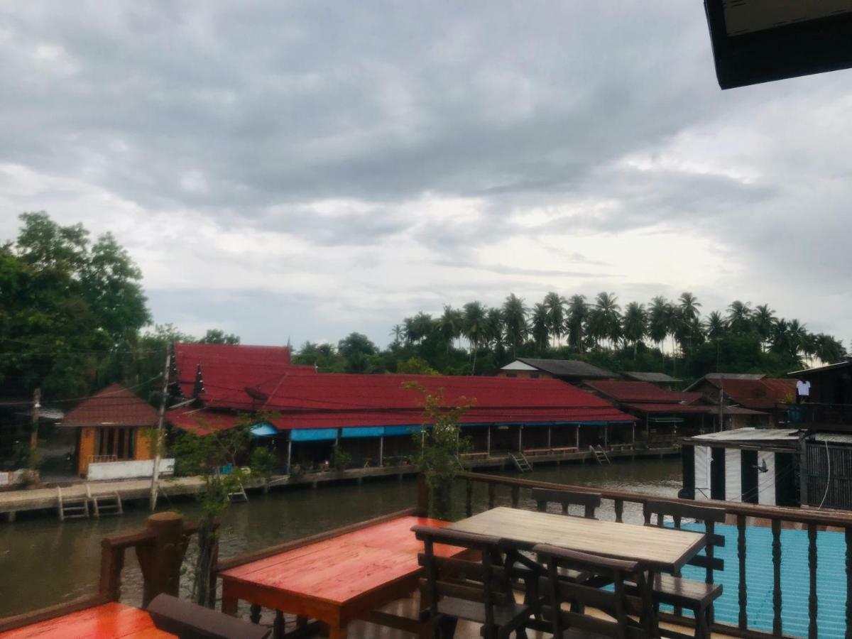 Baan Pitumata Amphawa Hotel Exterior photo